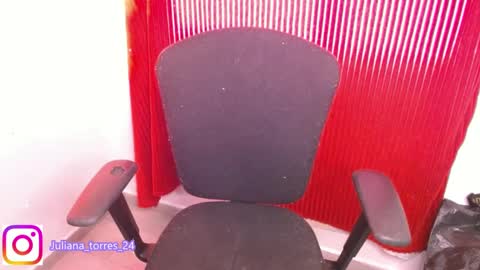 Snapshot of juli_69 chatting on 01-29-25, 06:07  Juliana Torres  online show from 01-29-25, 06:07