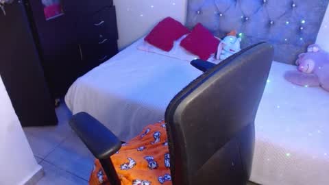 Snapshot of juli_69 chatting on 03-06-25, 08:48  Juliana Torres  online show from 03-06-25, 08:48