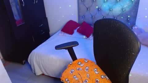 Snapshot of juli_69 chatting on 03-06-25, 11:53  Juliana Torres  online show from 03-06-25, 11:53