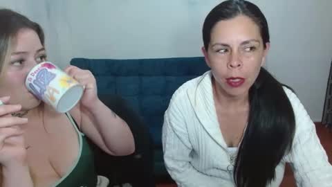 Snapshot of juli_69 chatting on 09-12-25, 11:37  Juliana Torres  online show from 09-12-25, 11:37