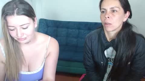 Snapshot of juli_69 chatting on 09-13-25, 04:18  Juliana Torres  online show from 09-13-25, 04:18