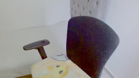 Snapshot of juli_69 chatting on 09-15-25, 06:08  Juliana Torres  online show from 09-15-25, 06:08