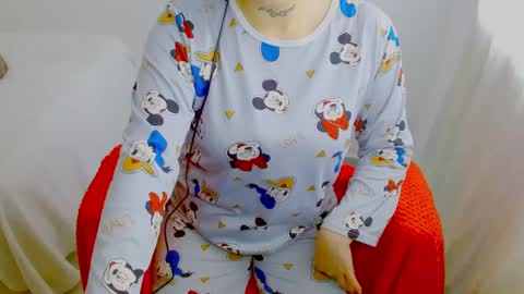 Snapshot of juli_69 chatting on 09-18-25, 05:04  Juliana Torres  online show from 09-18-25, 05:04