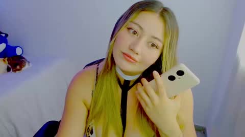 Snapshot of juli_69 chatting on 09-23-25, 08:56  Juliana Torres  online show from 09-23-25, 08:56