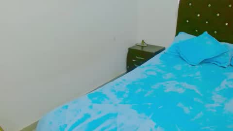  Juliana Torres  online show from 11-20-25, 09:47