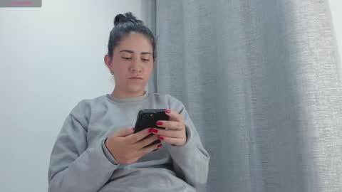 Snapshot of juli_hairy chatting on 09-22-25, 02:35 Juli Modelo Independiente online show from 09-22-25, 02:35