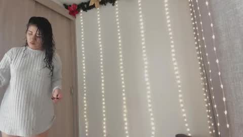 Juli Modelo Independiente online show from 03-06-26, 06:15