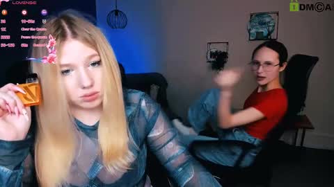 juli kisss online show from 03-12-25, 11:01