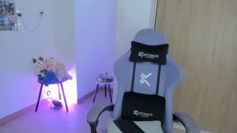 juli_santos_22 online show from 10-06-25, 06:38