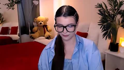 julia485262 online show from 05-29-26, 08:23