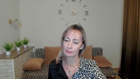julia__cherry_ online show from 12-06-24, 05:44