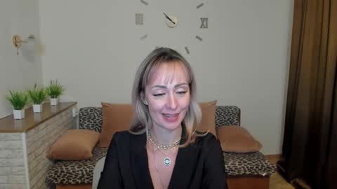 julia__cherry_ online show from 12-07-24, 12:08