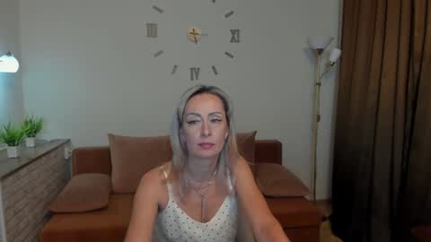 julia__cherry_ online show from 02-01-25, 01:51
