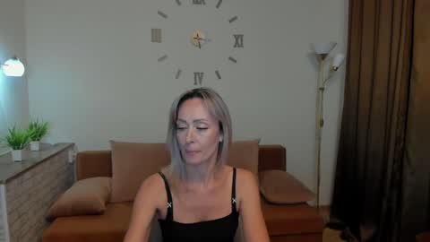 julia__cherry_ online show from 02-05-25, 03:31