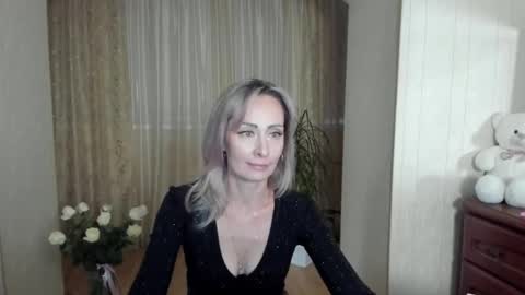 julia__cherry_ online show from 02-12-25, 11:29