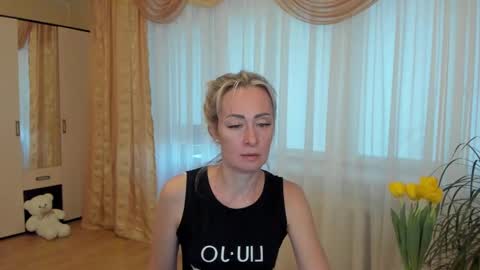 julia__cherry_ online show from 03-08-25, 02:19