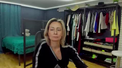 julia__cherry_ online show from 12-14-25, 03:28