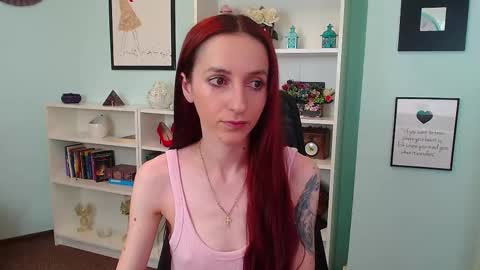 JuliaJae online show from 11-19-25, 07:41