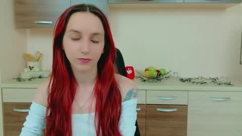 JuliaJae online show from 04-28-26, 07:02