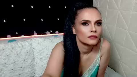 Julia Divinne online show from 07-02-26, 10:49