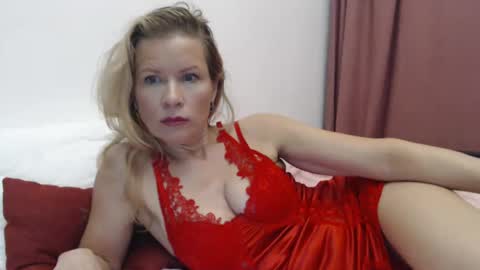 julia_giulia online show from 02-05-25, 01:04