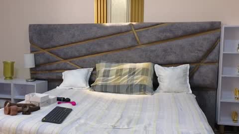 Julia Gomes online show from 02-07-25, 08:10