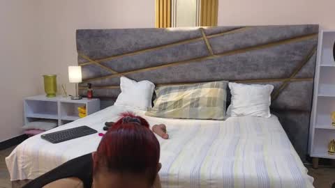 Julia Gomes online show from 03-04-25, 07:54