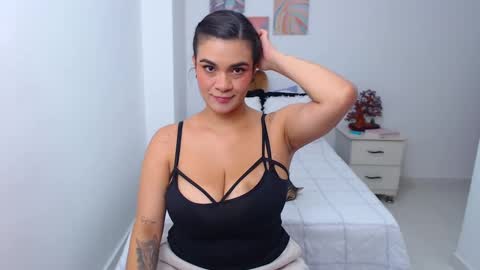 julia online show from 02-09-25, 06:47