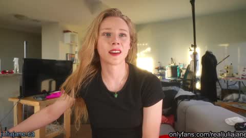 Julia Jane online show from 05-06-26, 02:08