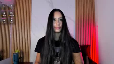 J U L IA   M A R T I N E Z online show from 02-12-26, 11:38