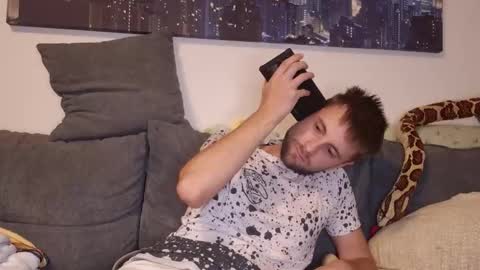 Snapshot of julia_official chatting on 11-06-25, 05:47 julia_official online show from 11-06-25, 05:47