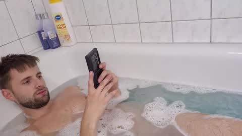 Snapshot of julia_official chatting on 11-08-25, 01:22 julia_official online show from 11-08-25, 01:22