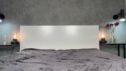 Julia R Le online show from 03-12-25, 11:33