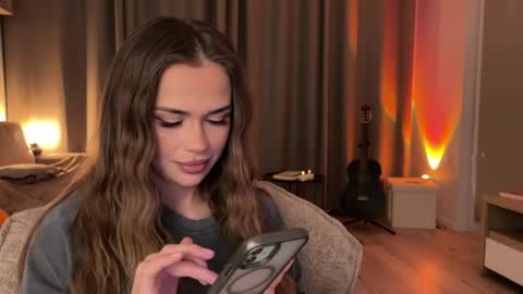 Julia R Le online show from 04-02-26, 08:17