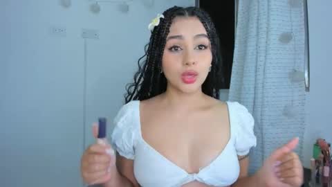 Snapshot of julia_strauns chatting on 01-04-25, 05:05 julia_strauns online show from 01-04-25, 05:05