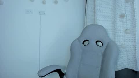 Snapshot of julia_strauns chatting on 02-11-25, 09:53 julia_strauns online show from 02-11-25, 09:53