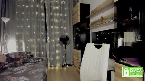 julia_t_mog online show from 10-13-25, 09:37