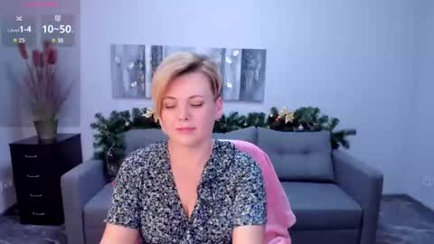 Julia online show from 01-04-25, 12:49