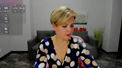 Julia online show from 02-18-25, 12:49