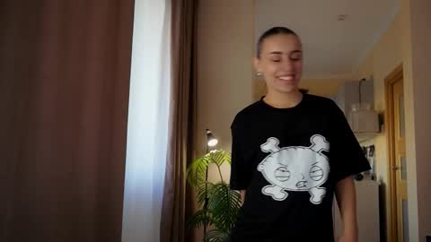 Molly online show from 03-25-26, 02:56