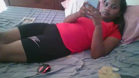 juliah02 online show from 02-26-25, 10:04