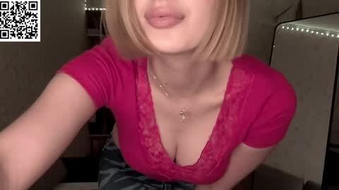 Snapshot of juliahupman chatting on 05-13-26, 06:49 Kate online show from 05-13-26, 06:49