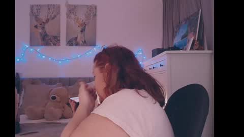 julialiones online show from 02-23-25, 07:17