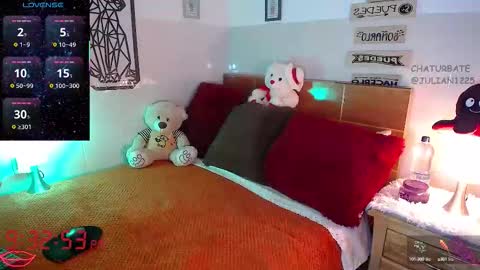 Julian online show from 10-12-25, 02:32