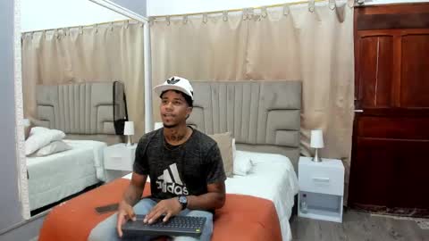 Snapshot of julian_billy chatting on 01-03-25, 05:53 julian billy online show from 01-03-25, 05:53