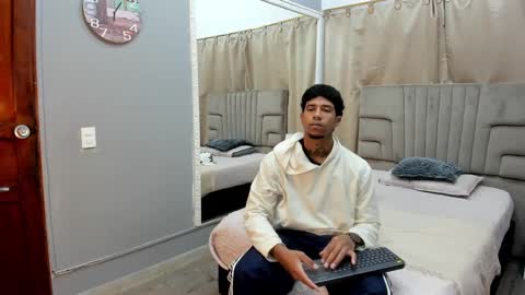 Snapshot of julian_billy chatting on 01-17-25, 11:27 julian billy online show from 01-17-25, 11:27