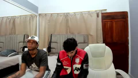 Snapshot of julian_billy chatting on 01-18-25, 02:33 julian billy online show from 01-18-25, 02:33