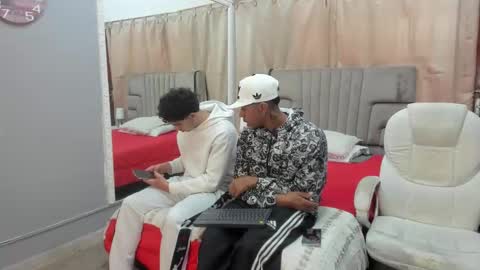 Snapshot of julian_billy chatting on 01-28-25, 02:21 julian billy online show from 01-28-25, 02:21