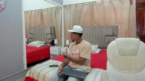 Snapshot of julian_billy chatting on 01-31-25, 04:06 julian billy online show from 01-31-25, 04:06