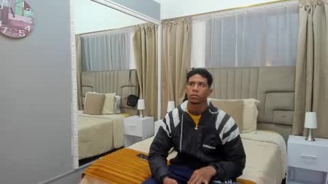 Snapshot of julian_billy chatting on 03-07-25, 11:18 julian billy online show from 03-07-25, 11:18